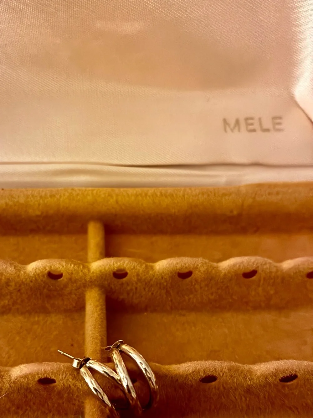 10k Solid Yellow Gold Diamond Cut Detail Hoops 0.59g - Picture 2 of 12